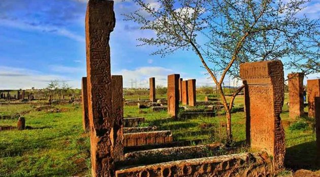 Atalar Şehri Ahlat Mezar Taşları