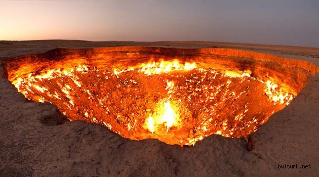 Türkmenistan'da Yıllardır Sönmeyen Ateş: Cehennem Kapısı